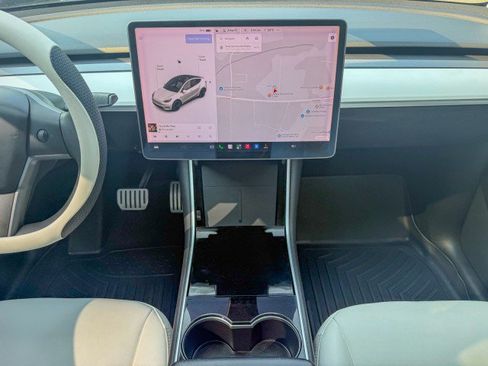 Used 2020 Tesla Model Y Performance AWD/4WD image 9
