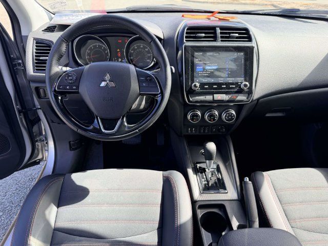 Used 2026 Mitsubishi Outlander Sport SE AWD/4WD image 17