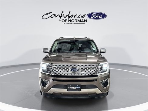 Used 2018 Ford Expedition Platinum image 2