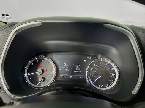 Used 2023 Toyota Highlander XLE image 16
