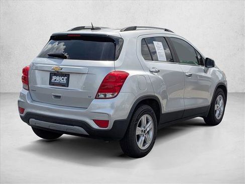 Used 2019 Chevrolet Trax LT w/ LT Convenience Package FWD image 5