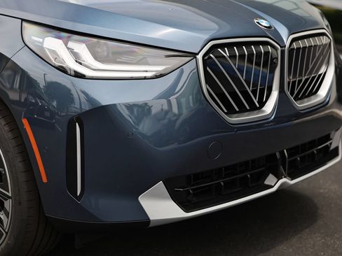 New 2026 BMW X3 xDrive30i w/ Premium Package AWD/4WD image 2