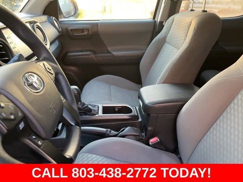 Used 2022 Toyota Tacoma SR AWD/4WD image 8