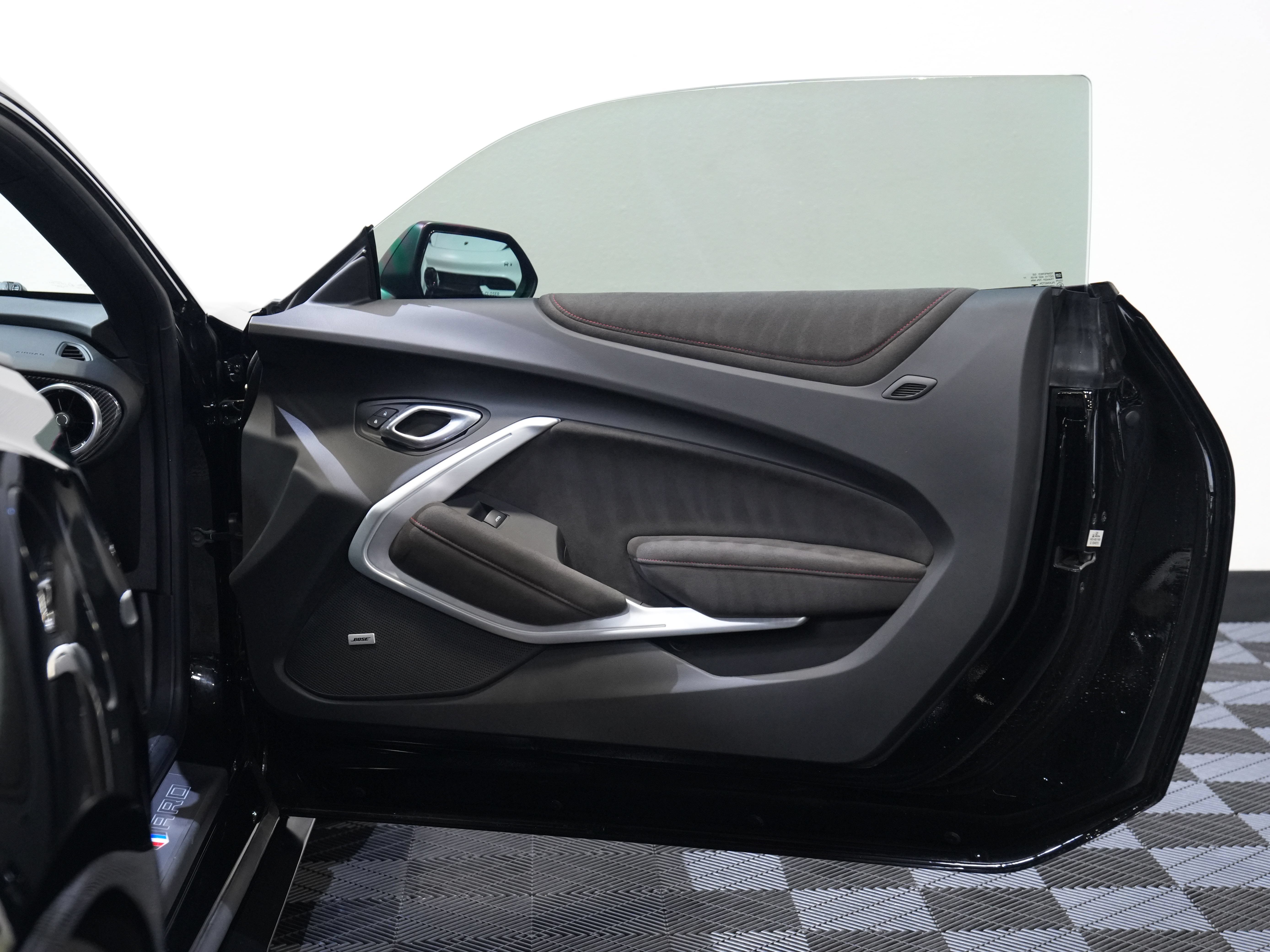 Used 2018 Chevrolet Camaro ZL1 RWD image 25