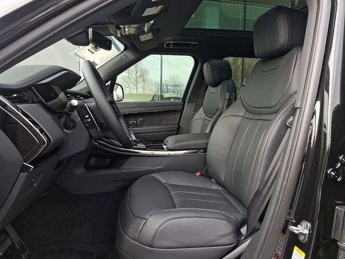New 2026 Land Rover Range Rover Sport Dynamic SE AWD/4WD image 9