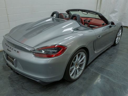 Used 2016 Porsche Boxster Spyder image 34