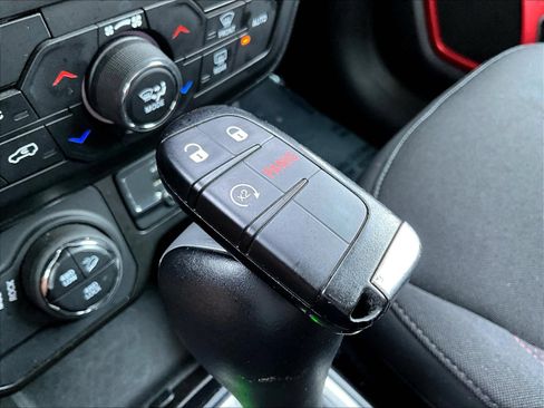 Used 2023 Jeep Renegade Trailhawk AWD/4WD image 37