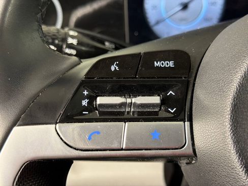 Used 2025 Hyundai Elantra Limited image 26