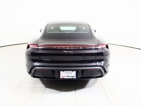 Used 2024 Porsche Taycan image 12