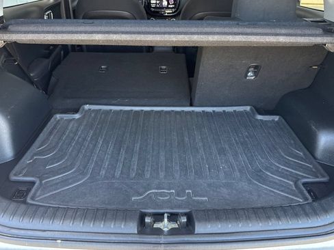 Used 2023 Kia Soul EX FWD image 15