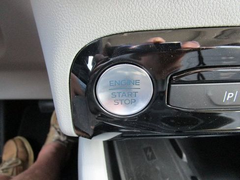 New 2024 Ford Escape SE w/ PHEV Premium Package image 41