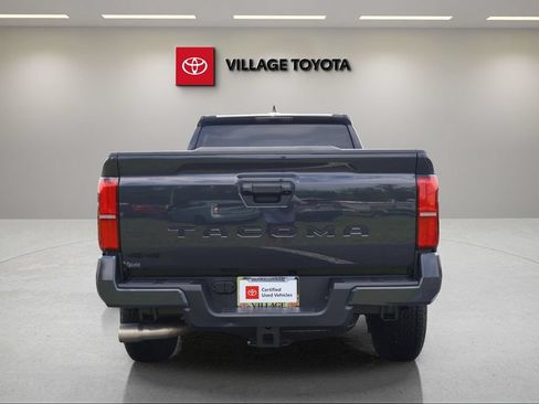 Certified 2025 Toyota Tacoma TRD Off-Road AWD/4WD image 4