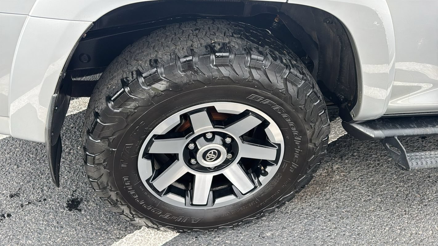 Used 2019 Toyota 4Runner TRD Off-Road Premium AWD/4WD image 17