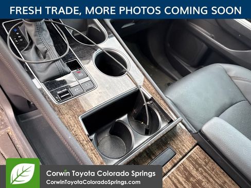 Used 2025 Toyota Sienna Platinum AWD/4WD image 10