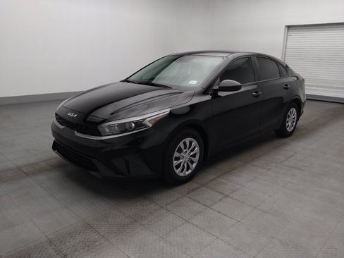 Used 2024 Kia Forte LX FWD image 2