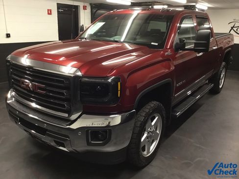 Used 2015 GMC Sierra 2500 SLT w/ Suspension Package, Off-Road image 6