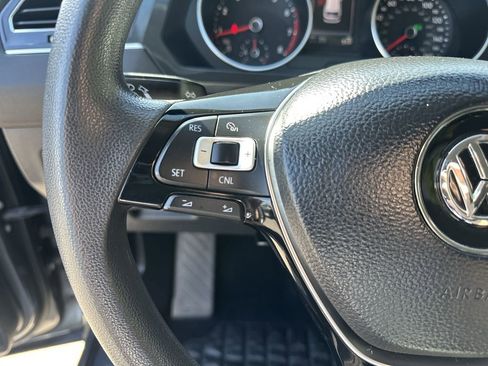 Used 2018 Volkswagen Tiguan S image 17