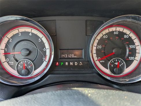 Used 2017 Dodge Grand Caravan SE image 28