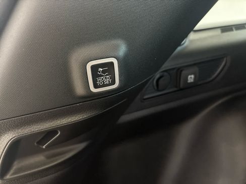 Used 2024 Jeep Grand Cherokee Altitude AWD/4WD image 22