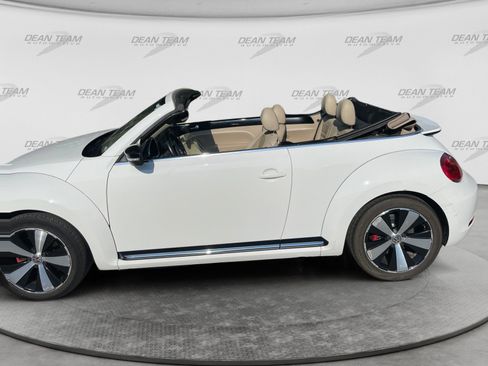 Used 2013 Volkswagen Beetle 2.0T FWD image 22