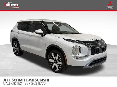 New 2026 Mitsubishi Outlander SE image 1