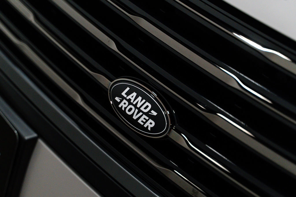 Used 2025 Land Rover Range Rover SV AWD/4WD image 88