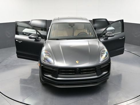New 2026 Porsche Macan image 32