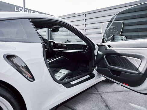 Used 2024 Porsche 911 Turbo image 22