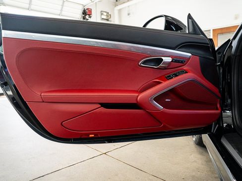 Used 2025 Porsche 718 Boxster image 31