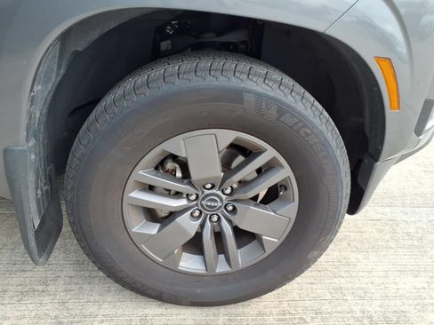 Used 2025 Nissan Frontier SV w/ SV Convenience Package RWD image 9