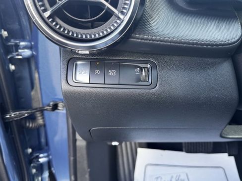 Used 2025 Chevrolet Equinox LT image 16