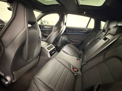 Certified 2025 Porsche Panamera image 24