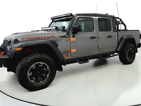 Used 2021 Jeep Gladiator Mojave AWD/4WD image 3