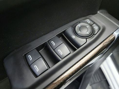 Used 2021 Chevrolet Silverado 1500 RST image 19