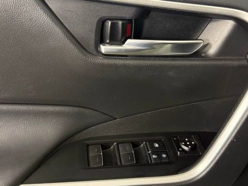 Used 2022 Toyota RAV4 XLE w/ Convenience Package image 14