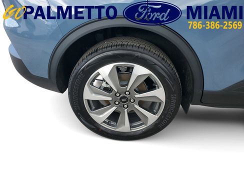 Used 2024 Ford Escape Platinum image 7