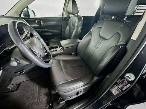 Used 2024 Kia Sorento S image 13
