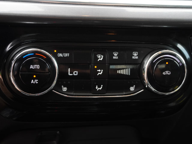 Used 2025 Chevrolet Trax ACTIV w/ Sunroof Package FWD image 25