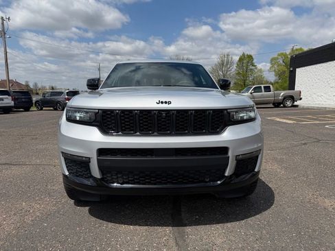 Used 2024 Jeep Grand Cherokee L Limited w/ Luxury Tech Group II AWD/4WD image 12