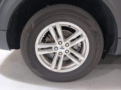 Used 2024 Ford Explorer XLT AWD/4WD image 15