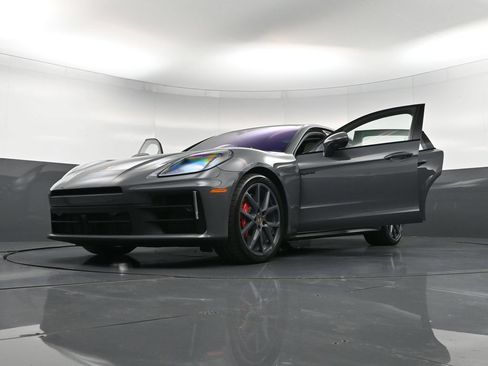 Certified 2025 Porsche Panamera 4S AWD/4WD image 42