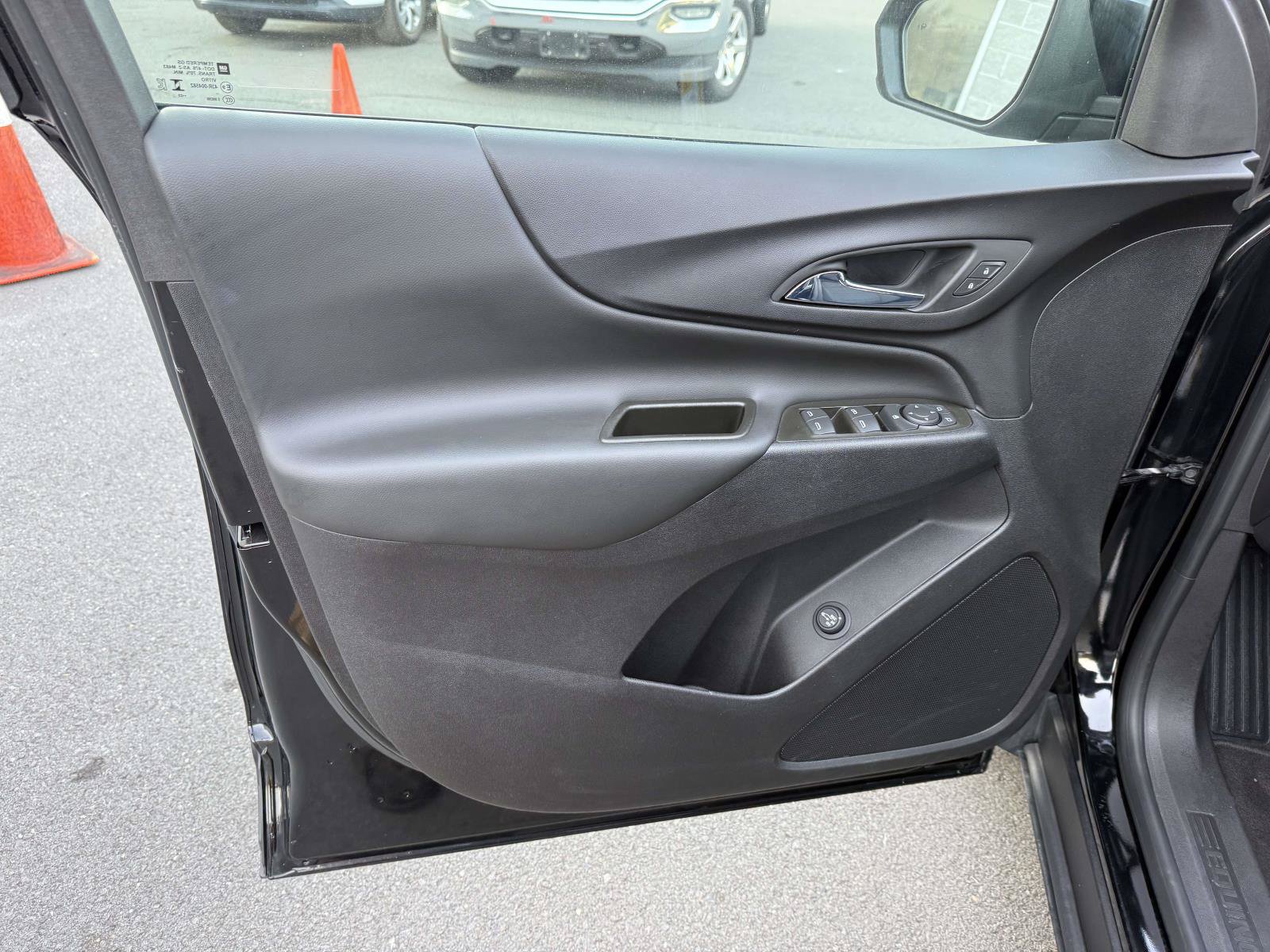 Certified 2024 Chevrolet Equinox LT FWD image 12