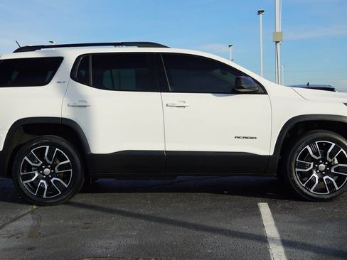 Used 2019 GMC Acadia SLT w/ Black Edition image 4