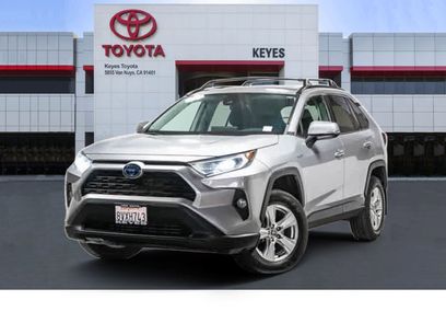 Used 2021 Toyota RAV4 XLE w/ Carpet Mat Package (TMS)