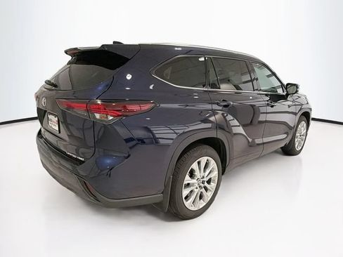 Certified 2026 Toyota Highlander Limited AWD/4WD image 6