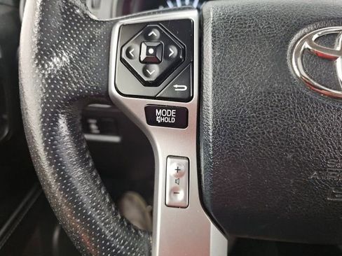 Used 2017 Toyota 4Runner SR5 AWD/4WD image 18