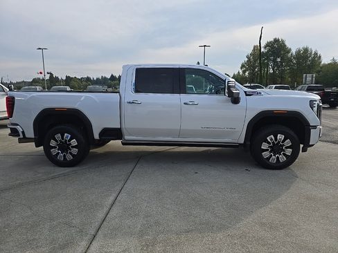 Used 2025 GMC Sierra 3500 Denali w/ Denali Reserve Package image 7