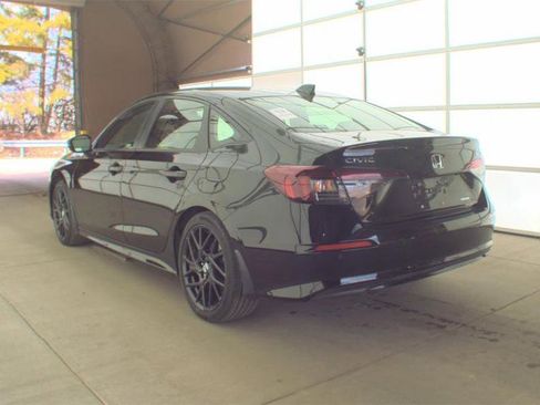 Used 2025 Honda Civic Sport Touring image 5