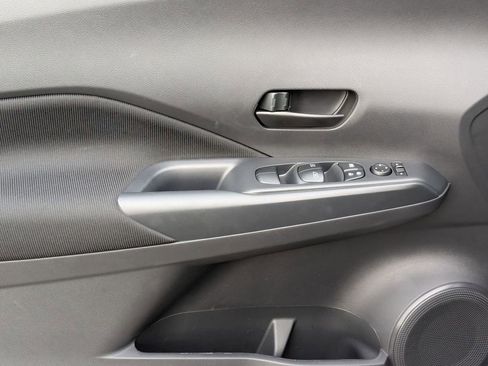 Certified 2025 Nissan Kicks Play S image 11