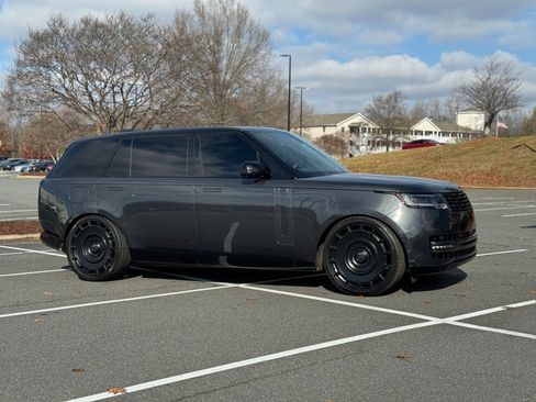 Used 2024 Land Rover Range Rover Long Wheelbase SE image 15